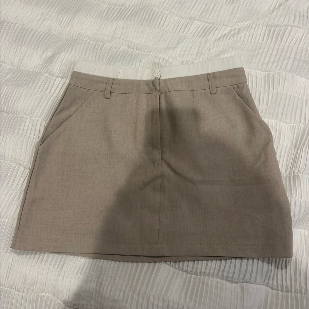 Bobbles and Lace skirt size small